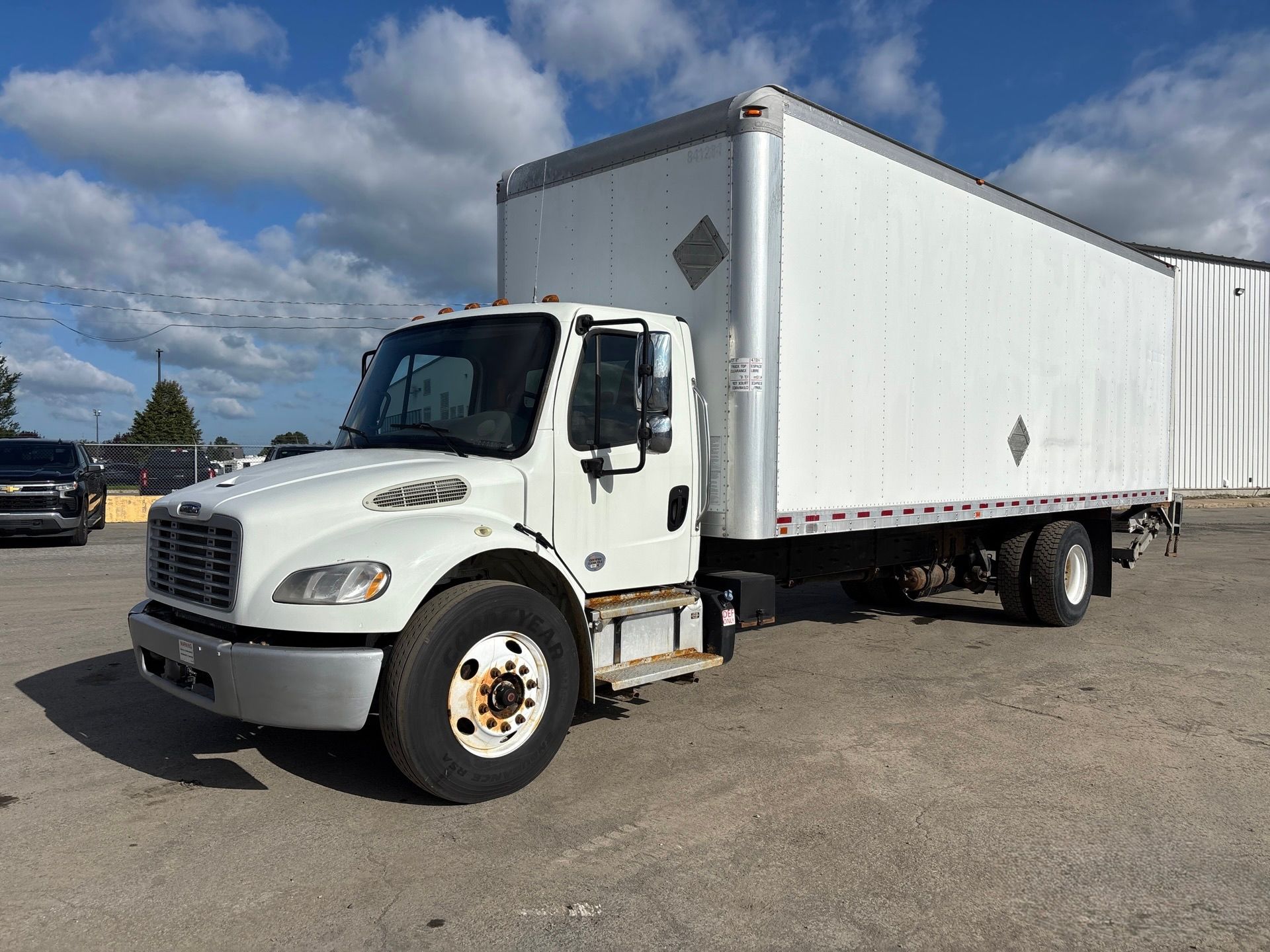 2019 Freightliner M2 106 Boîte 26 pi, porte latérale, rampe, hayon 1 sur 5